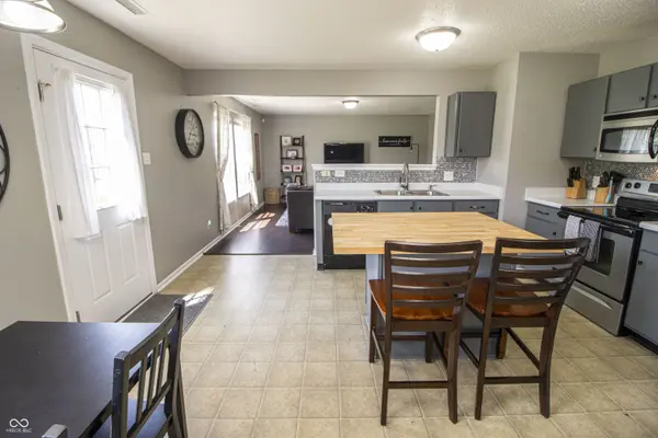 1012 Maple Run DR, Sheridan, IN 46069