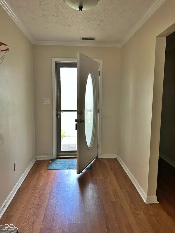 10911 Secretariat DR, Indianapolis, IN 46234