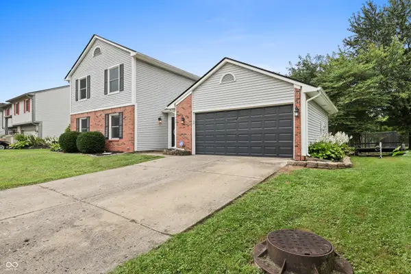 7460 Southern Lakes DR, Indianapolis, IN 46237