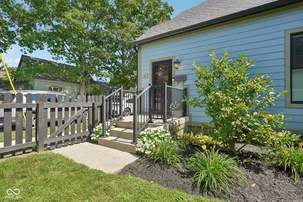 85 E Poplar, Zionsville, IN 46077