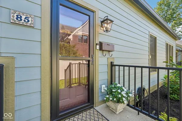 85 E Poplar, Zionsville, IN 46077