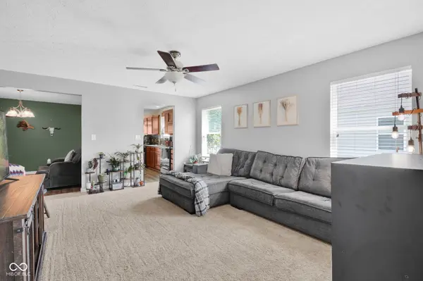 2098 Creekstone, Columbus, IN 47201