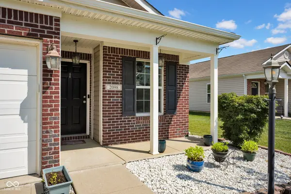 2098 Creekstone, Columbus, IN 47201