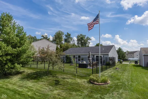 7934 Painted Pony DR, Indianapolis, IN 46217