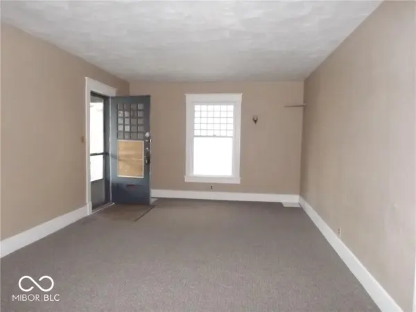 105 W Hendricks ST, Shelbyville, IN 46176