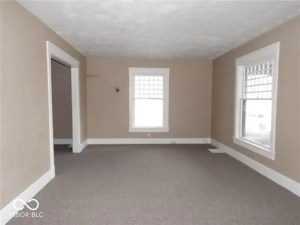105 W Hendricks ST, Shelbyville, IN 46176