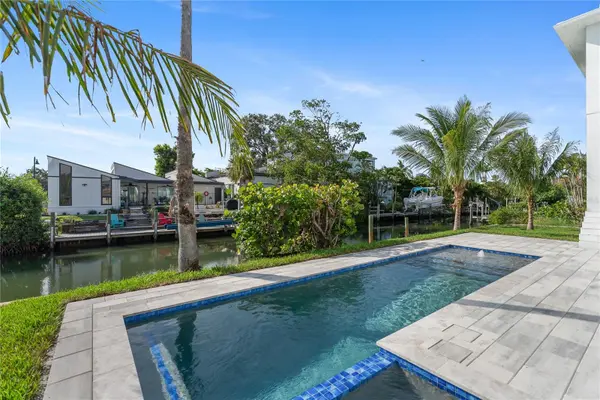 530 DE NARVAEZ DR, Longboat Key, FL 34228