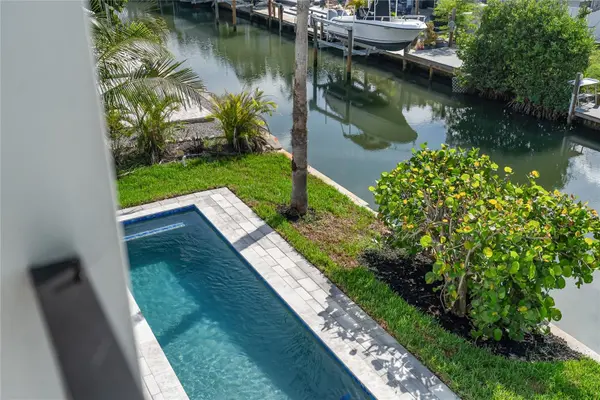 530 DE NARVAEZ DR, Longboat Key, FL 34228