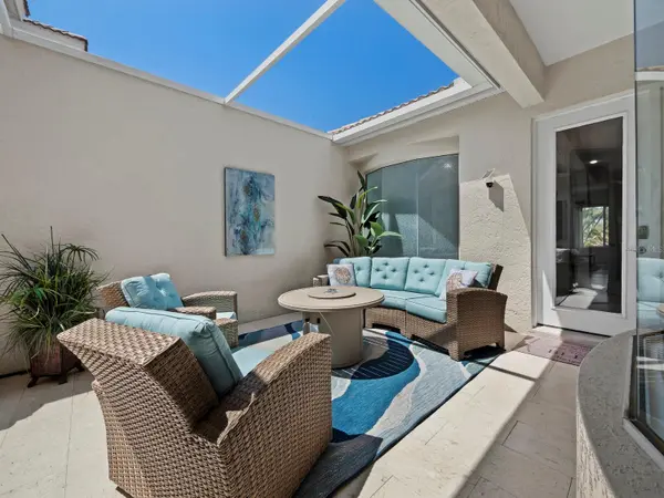1914 HARBOUR LINKS CIR #10, Longboat Key, FL 34228
