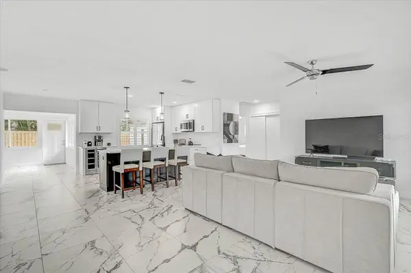 2347 TANGERINE DR, Sarasota, FL 34239