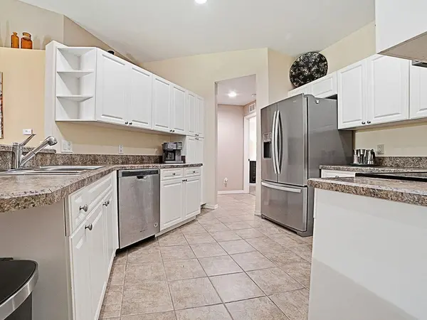 5408 ADMIRAL WAY #11-202, Oxford, FL 34484