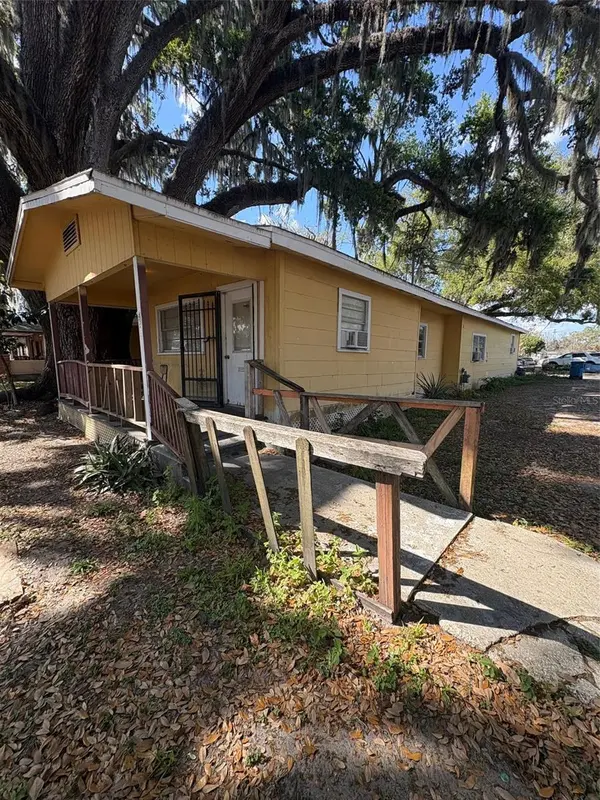 422 W BROADWAY ST, Fort Meade, FL 33841