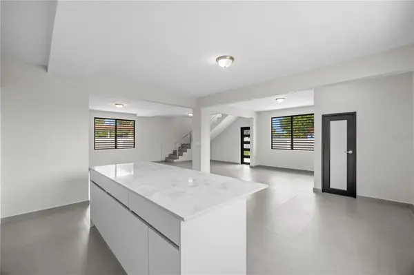 4 REXVILLE VAN SCOY, Bayamon, PR 00957