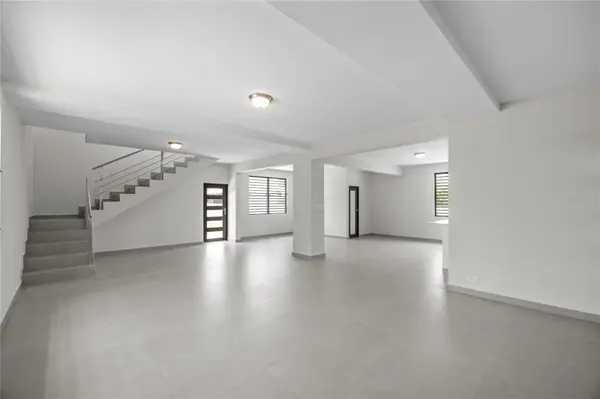 4 REXVILLE VAN SCOY, Bayamon, PR 00957