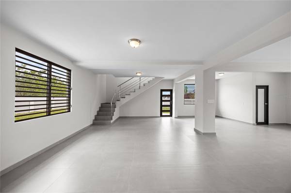 4 REXVILLE VAN SCOY, Bayamon, PR 00957