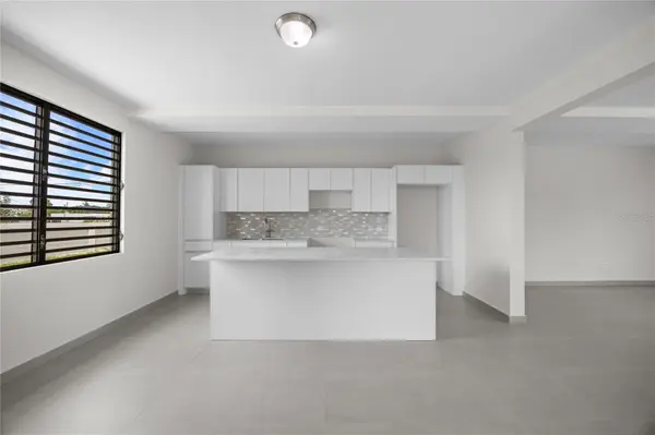 4 REXVILLE VAN SCOY, Bayamon, PR 00957