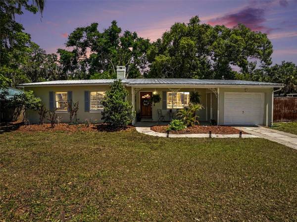 315 W 11TH AVE, Mount Dora, FL 32757