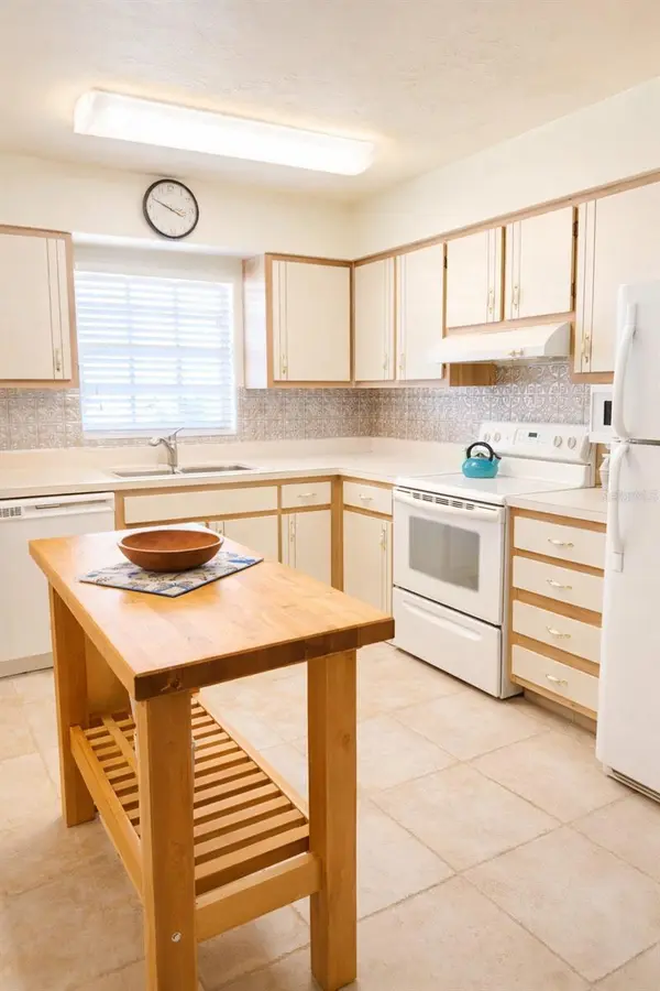 1640 JUNO TRL #103F, Astor, FL 32102
