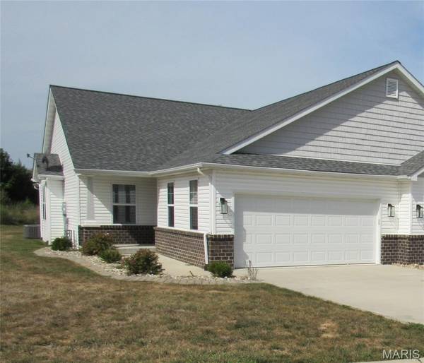 701 N Edison ST, Freeburg, IL 62243