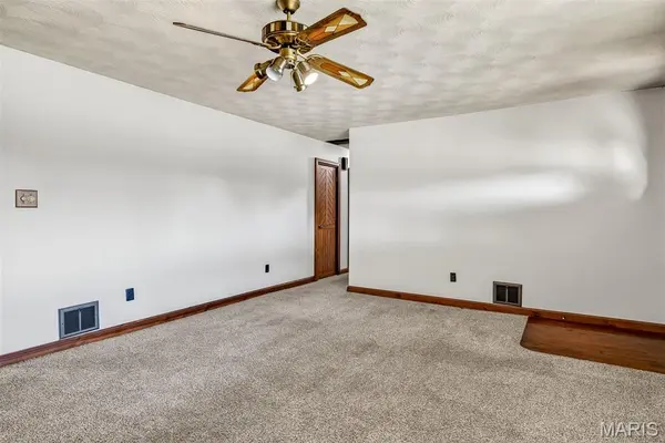 6229 State Highway 32, Farmington, MO 63640