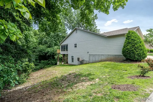 1920 Anna Leah LN, Washington, MO 63090