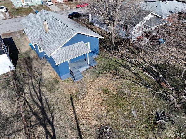 122 Park AVE, Wood River, IL 62095