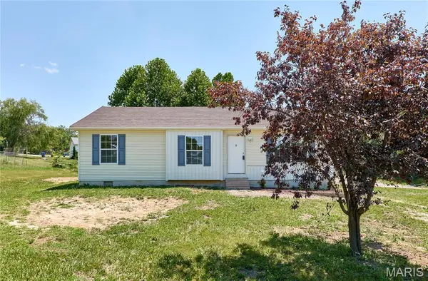 360 Julie CT, Elsberry, MO 63343