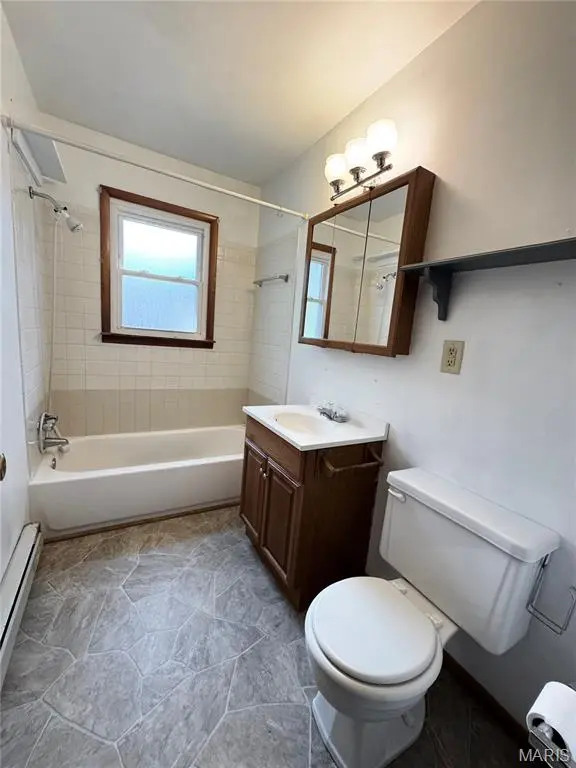 210 N 6th ST, Elsberry, MO 63343