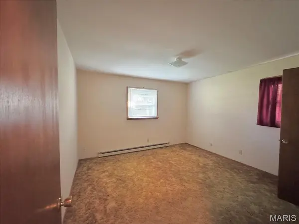 210 N 6th ST, Elsberry, MO 63343
