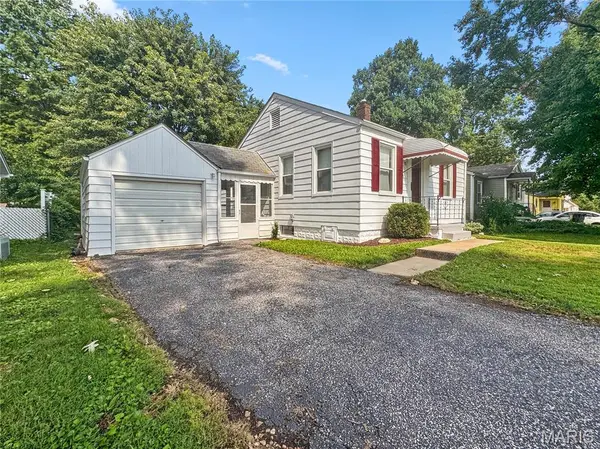 15 Roselawn AVE, Fairview Heights, IL 62208