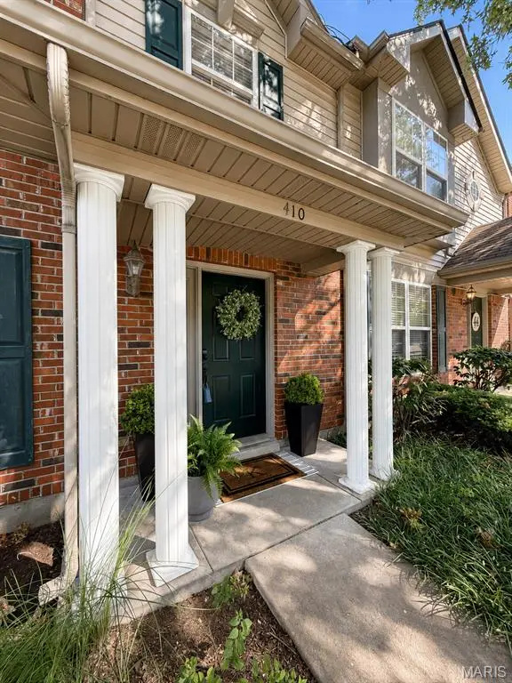 410 Montclair Tower DR, St Charles, MO 63303