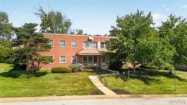 5 Delcrest CT #101, University City, MO 63124