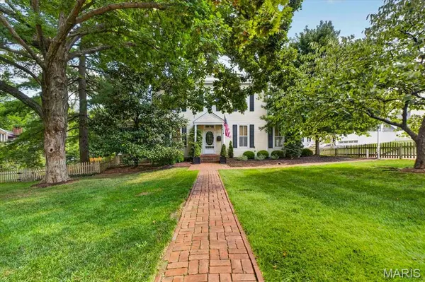 428 N Taylor AVE, Kirkwood, MO 63122