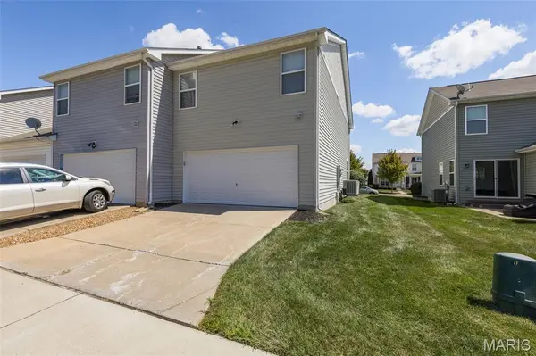 212 Countryshire DR, Lake St Louis, MO 63367