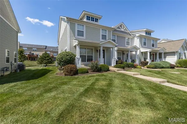 212 Countryshire DR, Lake St Louis, MO 63367