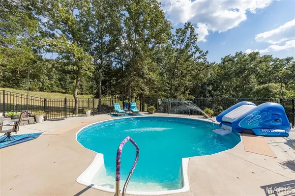 2672 Ridgeview Acres DR, Festus, MO 63028
