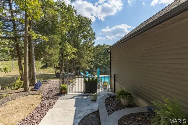 2672 Ridgeview Acres DR, Festus, MO 63028