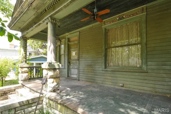 463 Newport AVE, Webster Groves, MO 63119