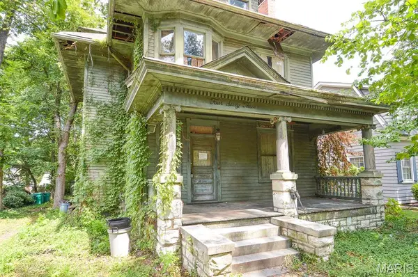 463 Newport AVE, Webster Groves, MO 63119