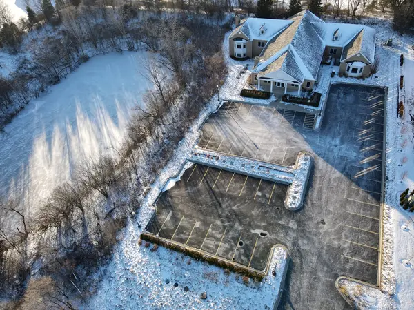 6 Executive CT, South Barrington, IL 60010