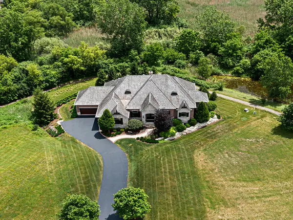 6908 Wildspring LN, Long Grove, IL 60047