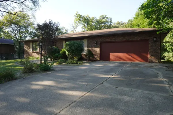 960 W 66th AVE, Merrillville, IN 46410