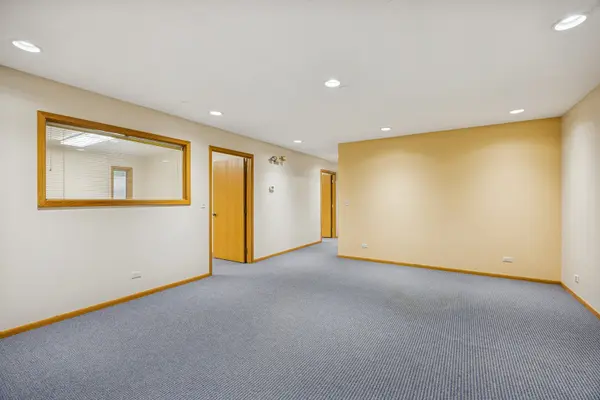 2050 Larkin AVE #200-201, Elgin, IL 60123