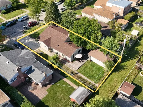 3814 W Sherwin AVE, Lincolnwood, IL 60712