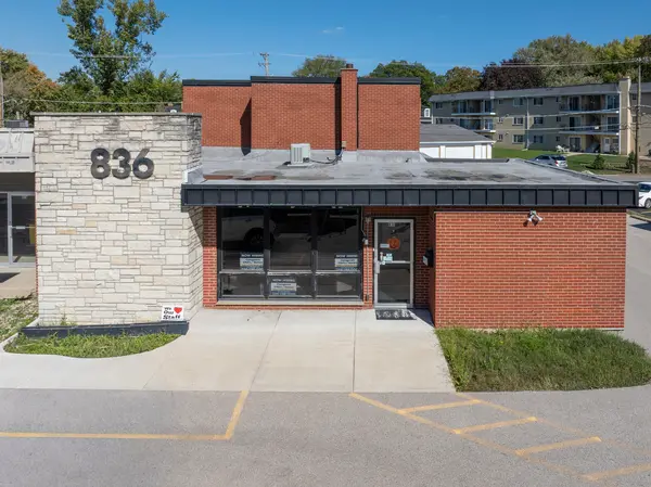 836 S Northwest HWY, Barrington, IL 60010