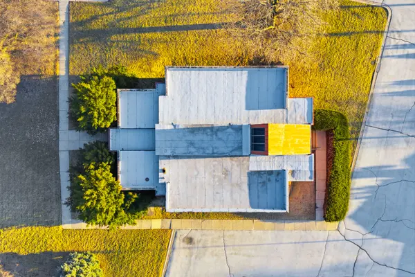 8450 N Shermer RD, Niles, IL 60714