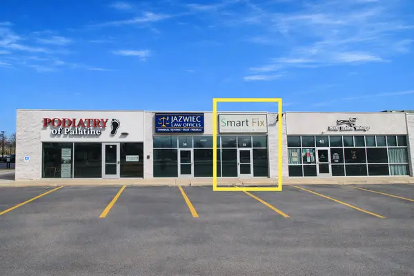 52 W Palatine RD, Palatine, IL 60067