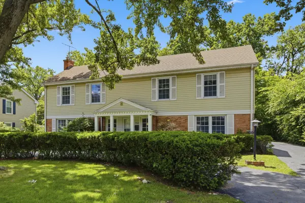 750 Carriage WAY, Deerfield, IL 60015