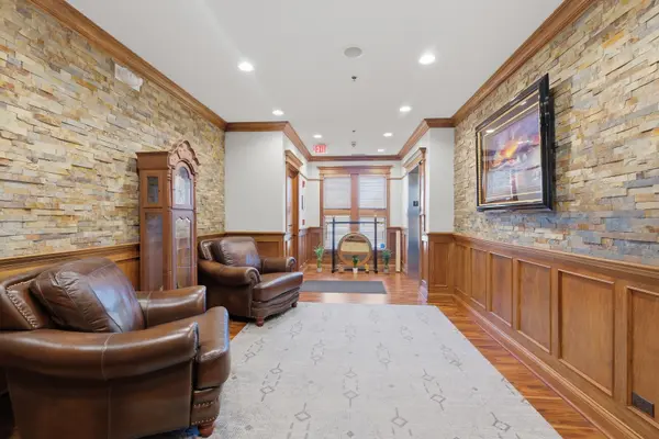 Address not disclosed, St. Charles, IL 60175