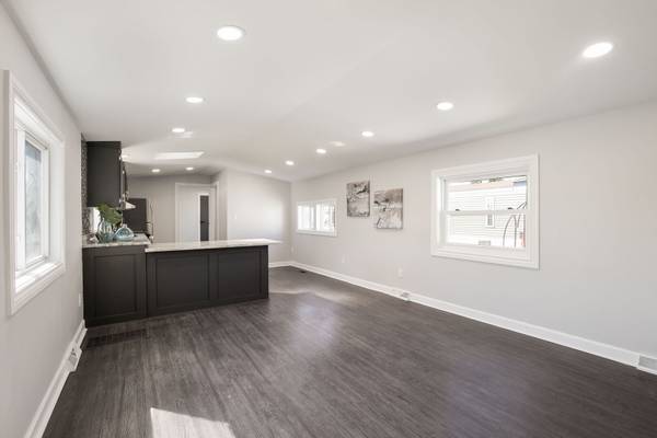 3515 Barb AVE, Park City, IL 60085